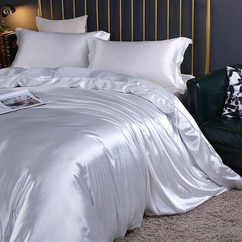 LuxeGlow - Satin Bed Set with Cotton Feel