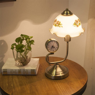BloomGlow – Country Style Table Lamp
