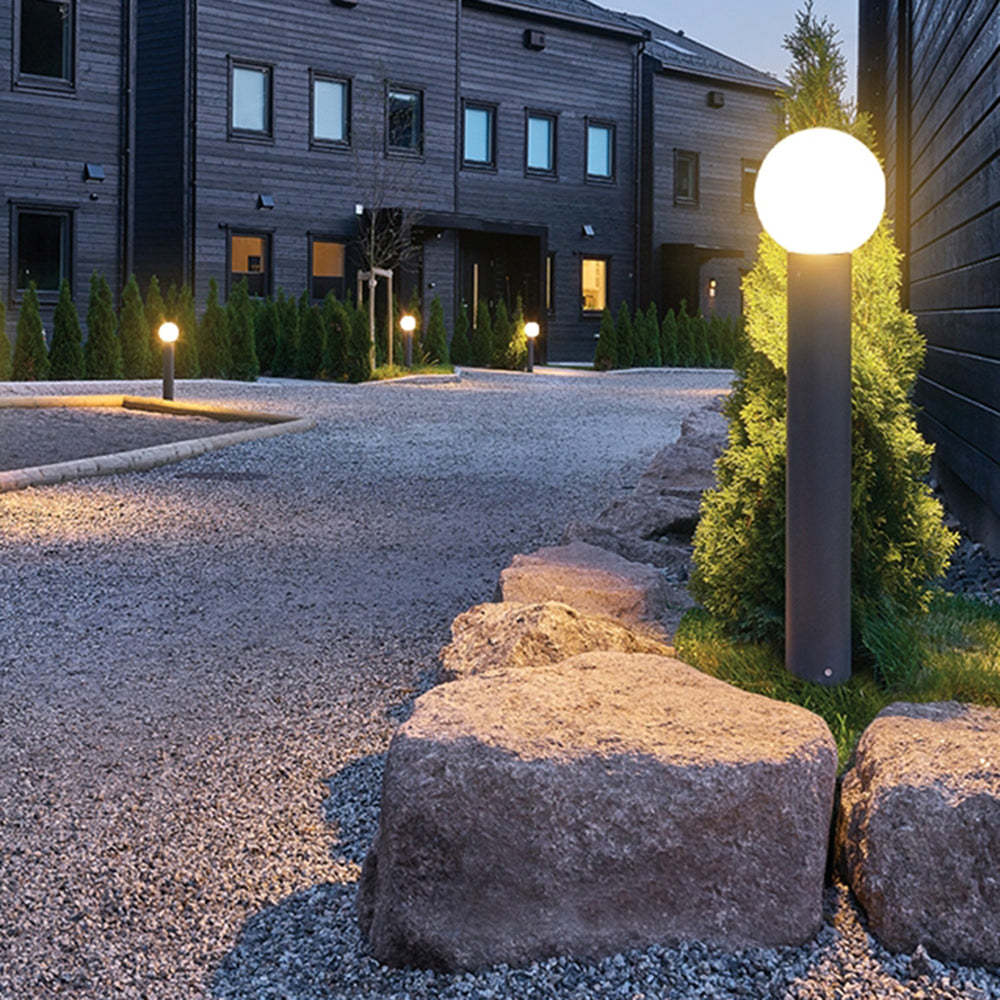 Modern LED Outdoor Garden Lamp - Durable Metal Light Fixture for Pathways