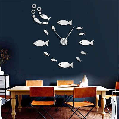 EchoClock - Sleek Mirror Wall Design