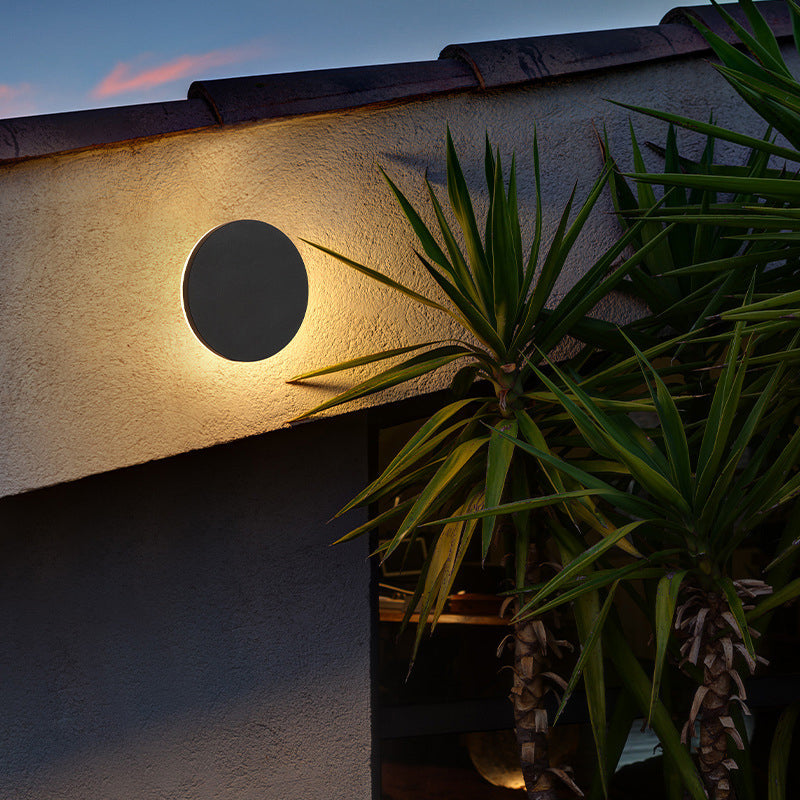 BlackAura – LED Wall Light for Garden & Hall