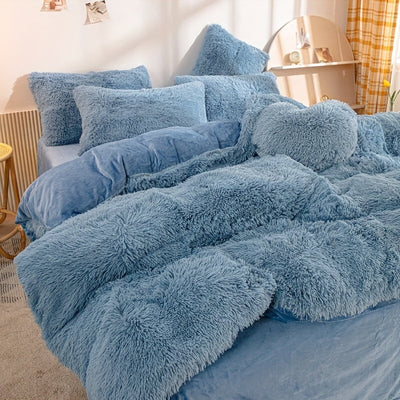 LuxeCocoon - Premium Velvet Duvet and Pillow Set