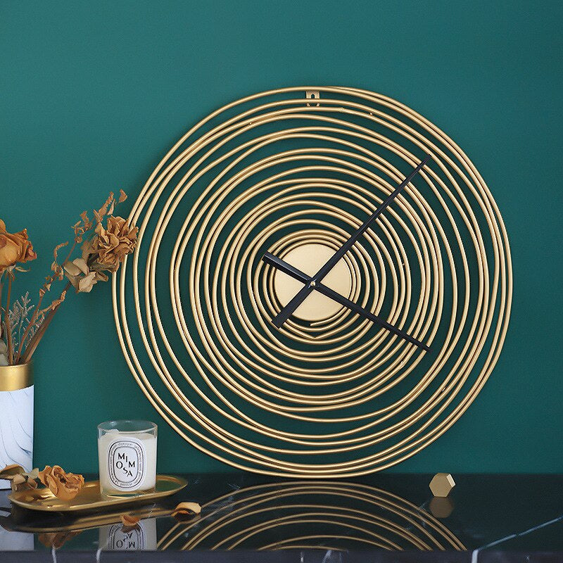 LuxeStar - Elegant Gold Wall Clock