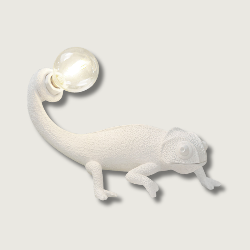 CamouGlow – Resin Table Lamp with Charming Chameleon Detail