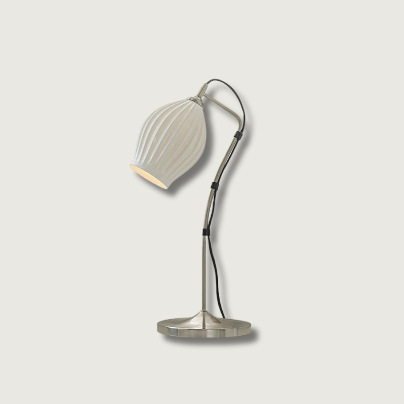 LumeCurve – Elegant Ceramic Table Lamp with Ribbed Texture
