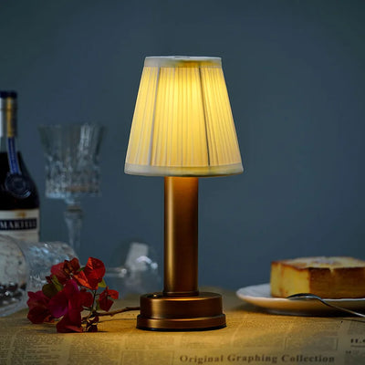 GleamGlow – Modern Brass Table Lamp