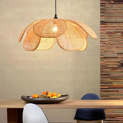 RattanGlow - Elegant Pendant Light
