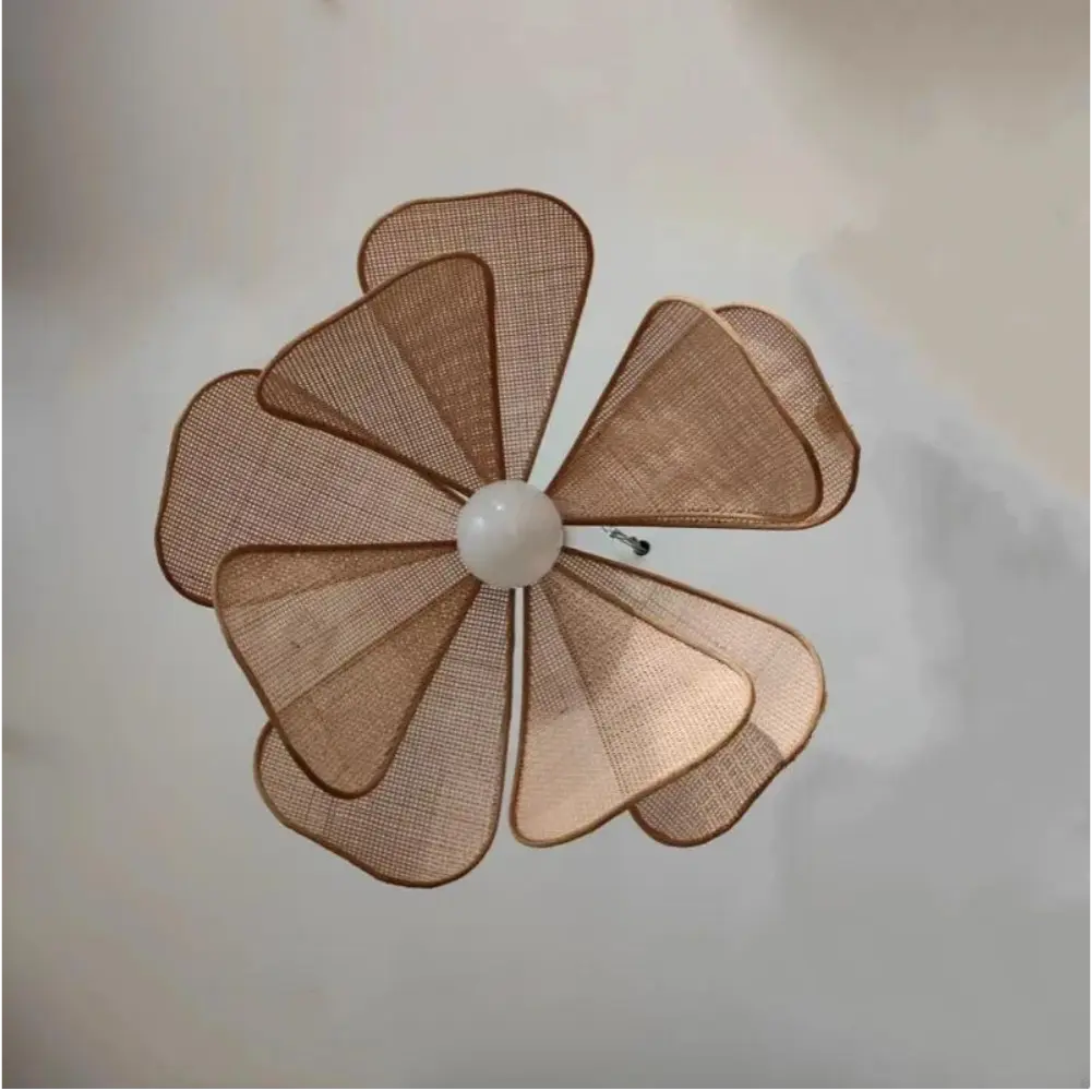 RattanGlow - Elegant Pendant Light