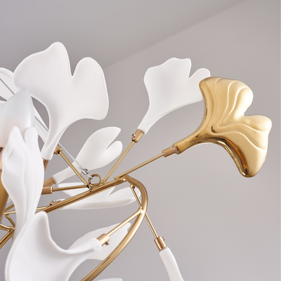 NatureGlow – Elegant Ginkgo Leaf Pendant