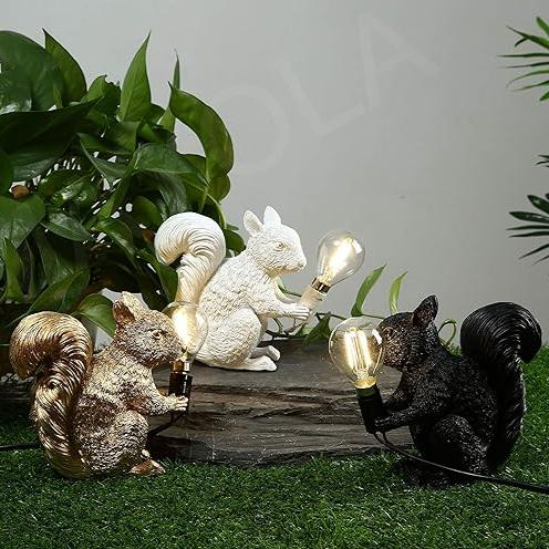 ForestGlow - Sophisticated Squirrel Lamp