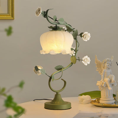 CurvaLight - Table Lamp with Smooth Curve and Simple Flat Base