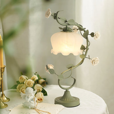 CurvaLight - Table Lamp with Smooth Curve and Simple Flat Base