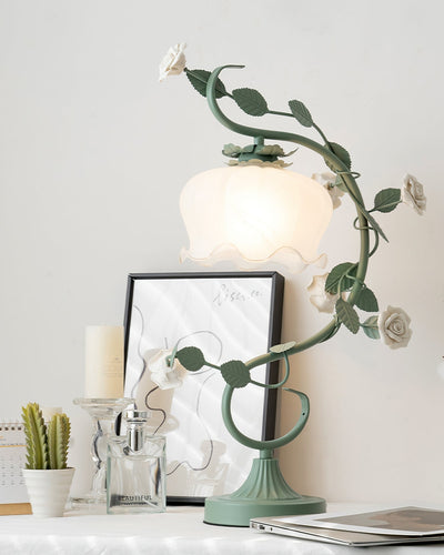 CurvaLight - Table Lamp with Smooth Curve and Simple Flat Base