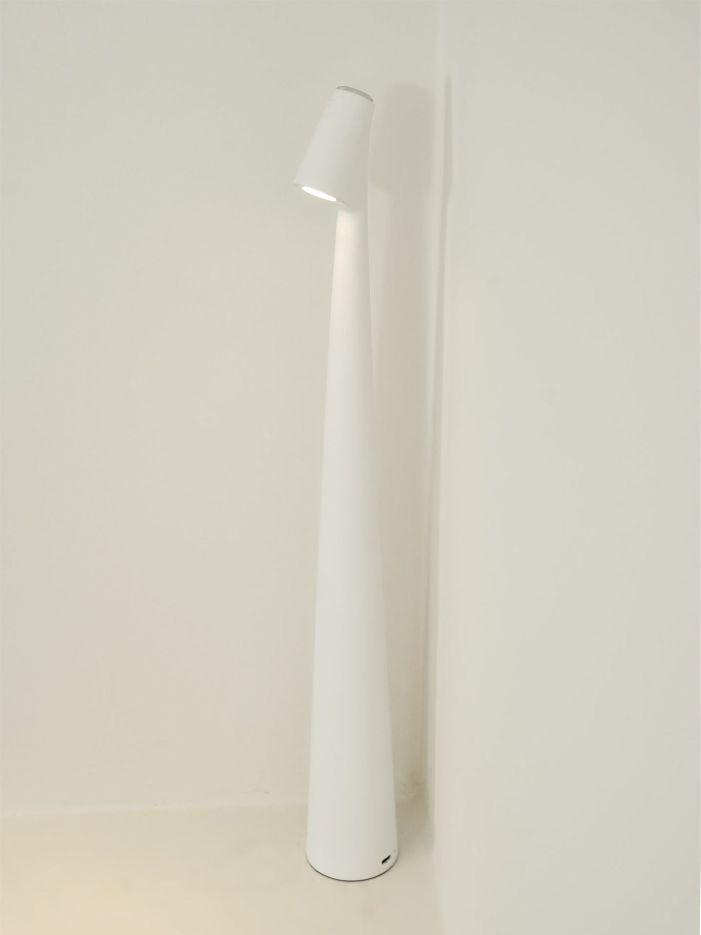 EcoLight – Energy-Efficient Rechargeable Desk Lamp