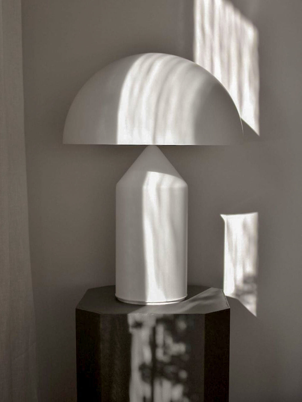 BrightTip - Minimalist Table Lamp