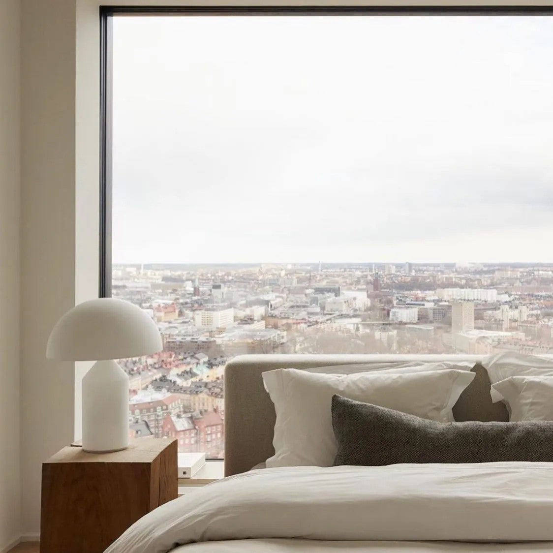 BrightTip - Minimalist Table Lamp