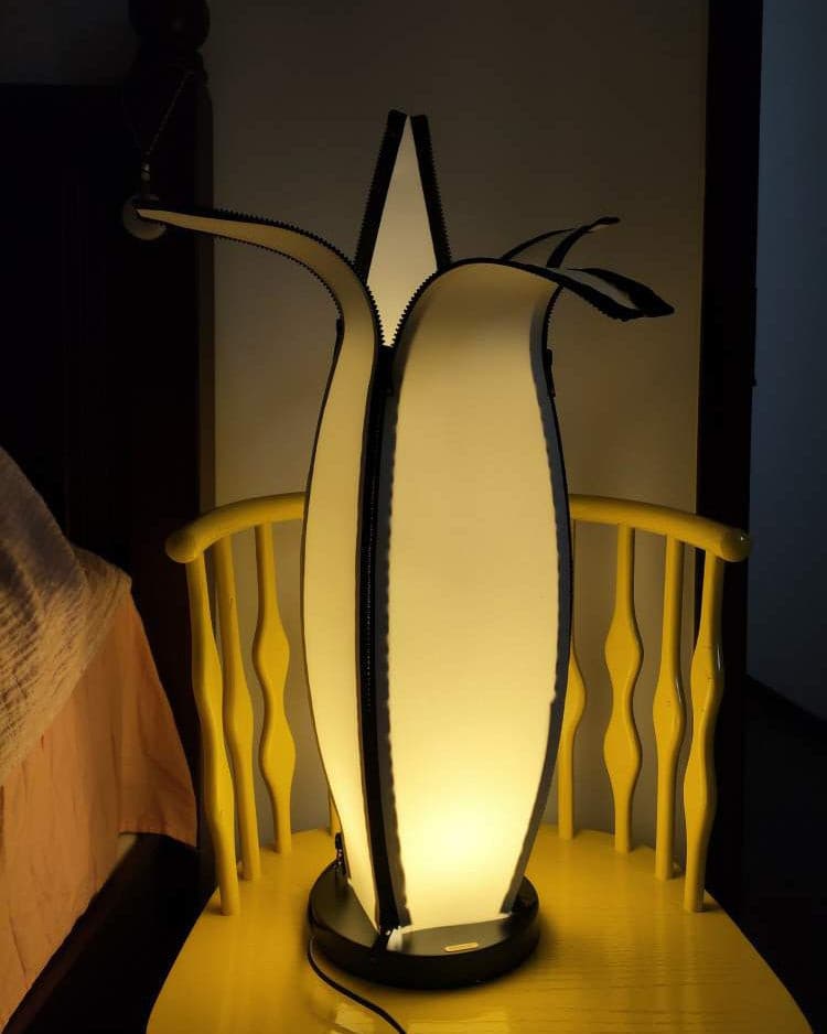 GlowBanana - Table Lamp with Joyful Banana Shape and Soft Radiance