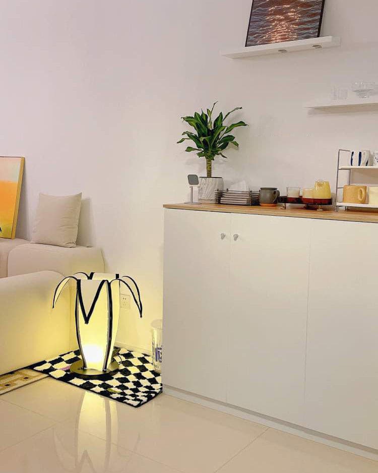 GlowBanana - Table Lamp with Joyful Banana Shape and Soft Radiance