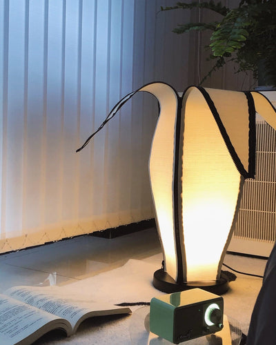 GlowBanana - Table Lamp with Joyful Banana Shape and Soft Radiance