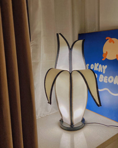 GlowBanana - Table Lamp with Joyful Banana Shape and Soft Radiance