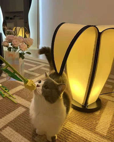 GlowBanana - Table Lamp with Joyful Banana Shape and Soft Radiance