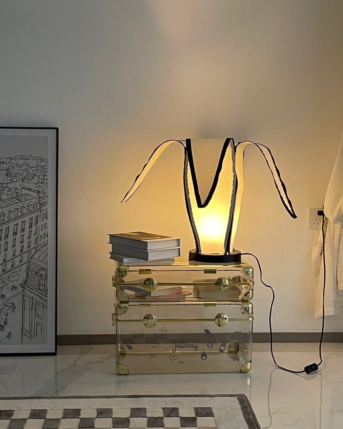 GlowBanana - Table Lamp with Joyful Banana Shape and Soft Radiance