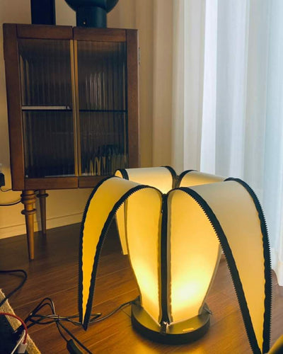 GlowBanana - Table Lamp with Joyful Banana Shape and Soft Radiance