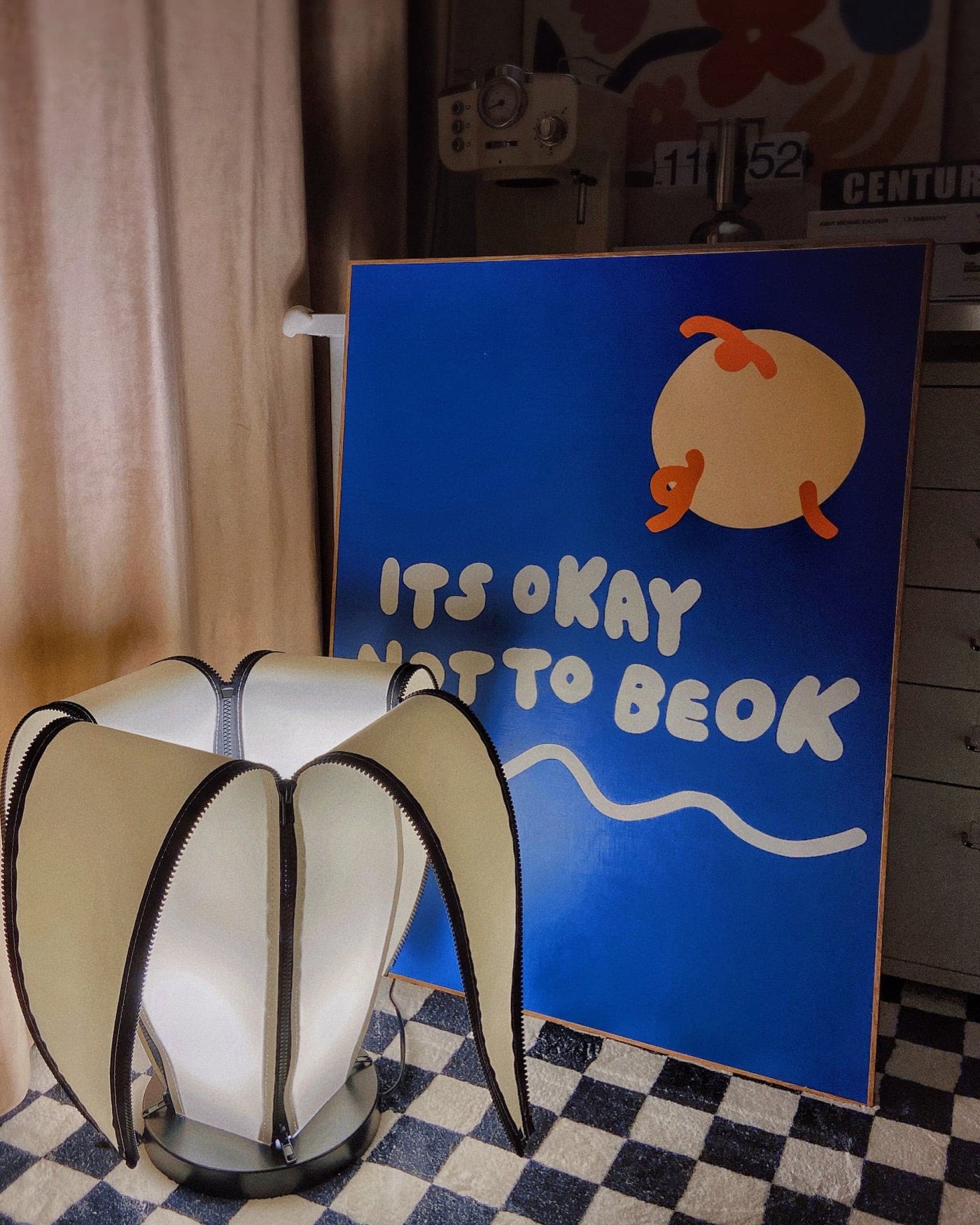 GlowBanana - Table Lamp with Joyful Banana Shape and Soft Radiance