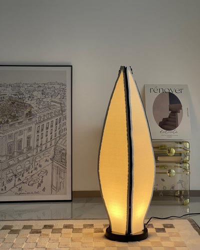 GlowBanana - Table Lamp with Joyful Banana Shape and Soft Radiance