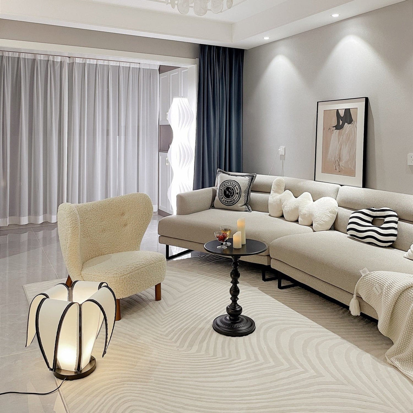 GlowBanana - Table Lamp with Joyful Banana Shape and Soft Radiance