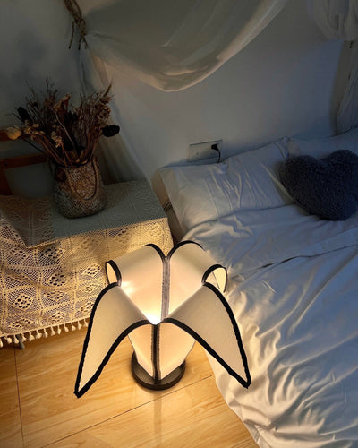 GlowBanana - Table Lamp with Joyful Banana Shape and Soft Radiance