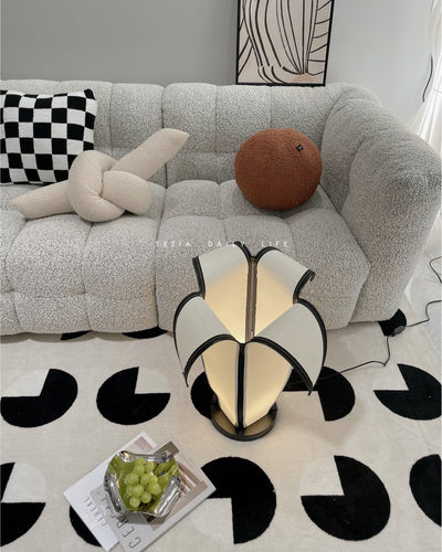 GlowBanana - Table Lamp with Joyful Banana Shape and Soft Radiance