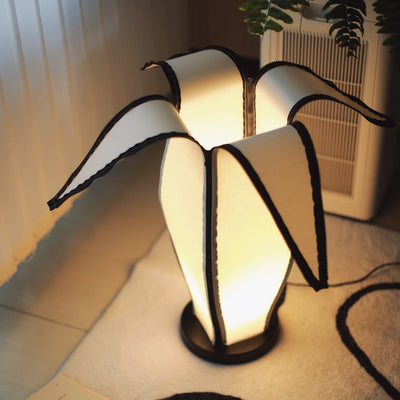 GlowBanana - Table Lamp with Joyful Banana Shape and Soft Radiance