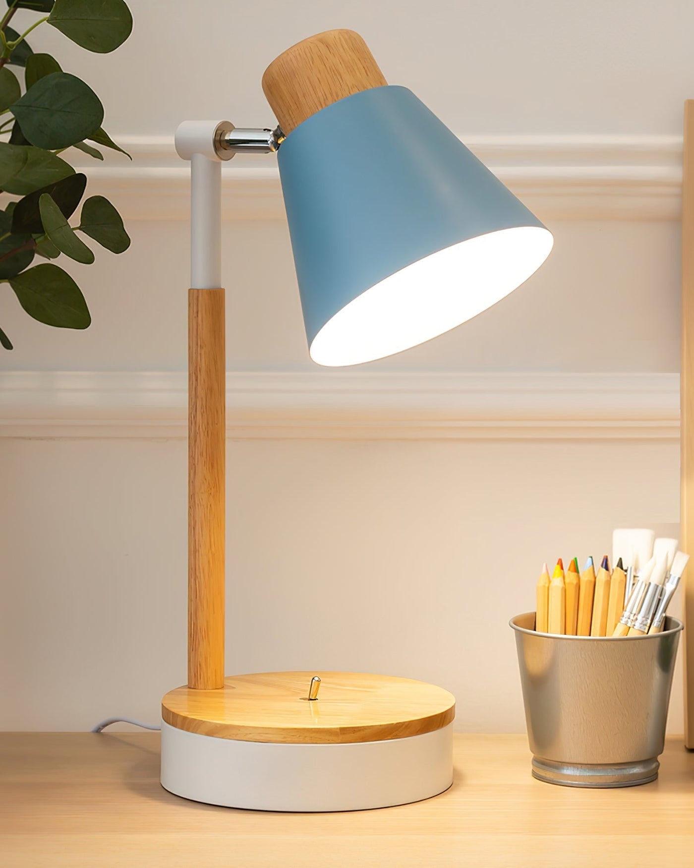 LunaAura - Stylish Desk Lamp