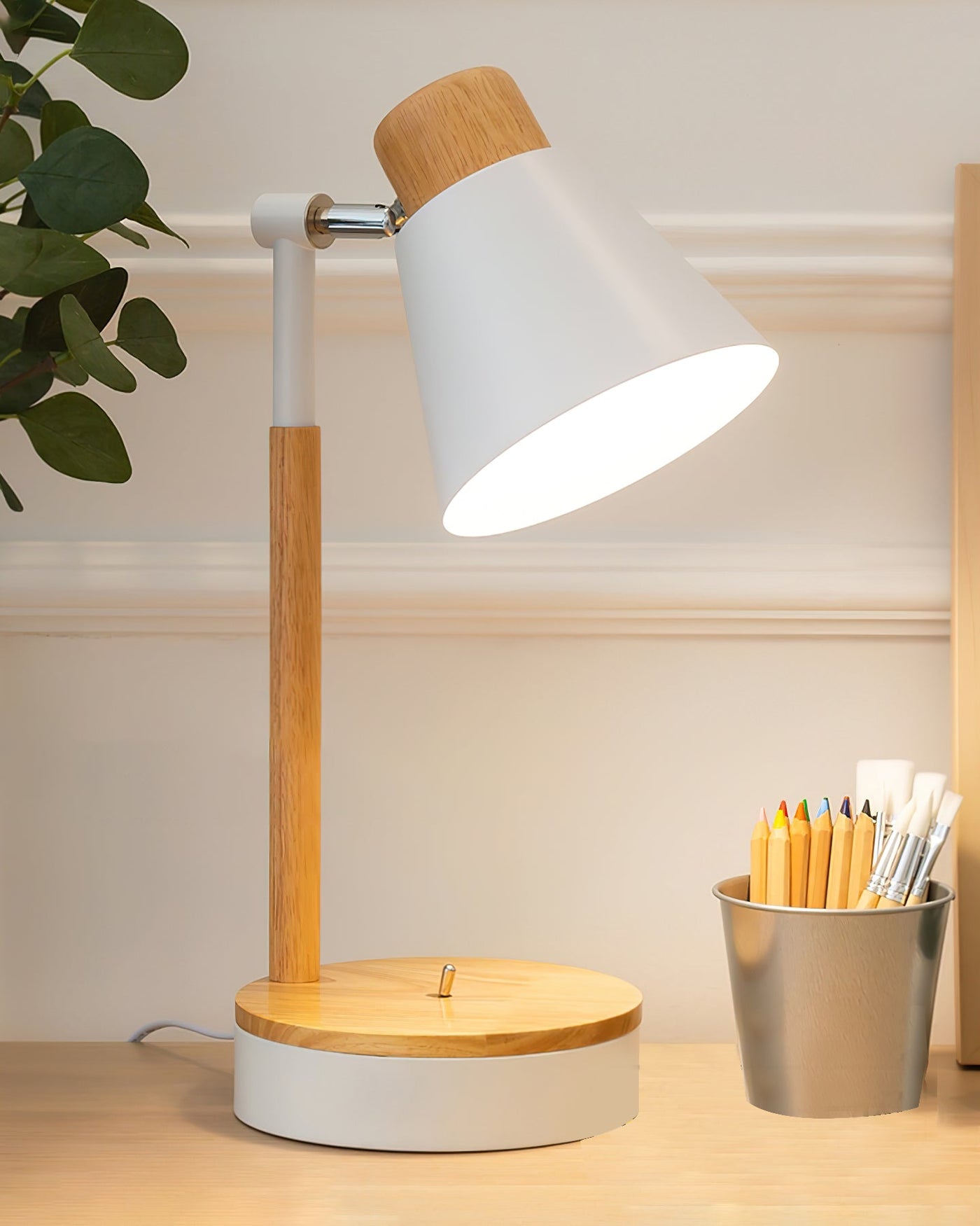 LunaAura - Stylish Desk Lamp