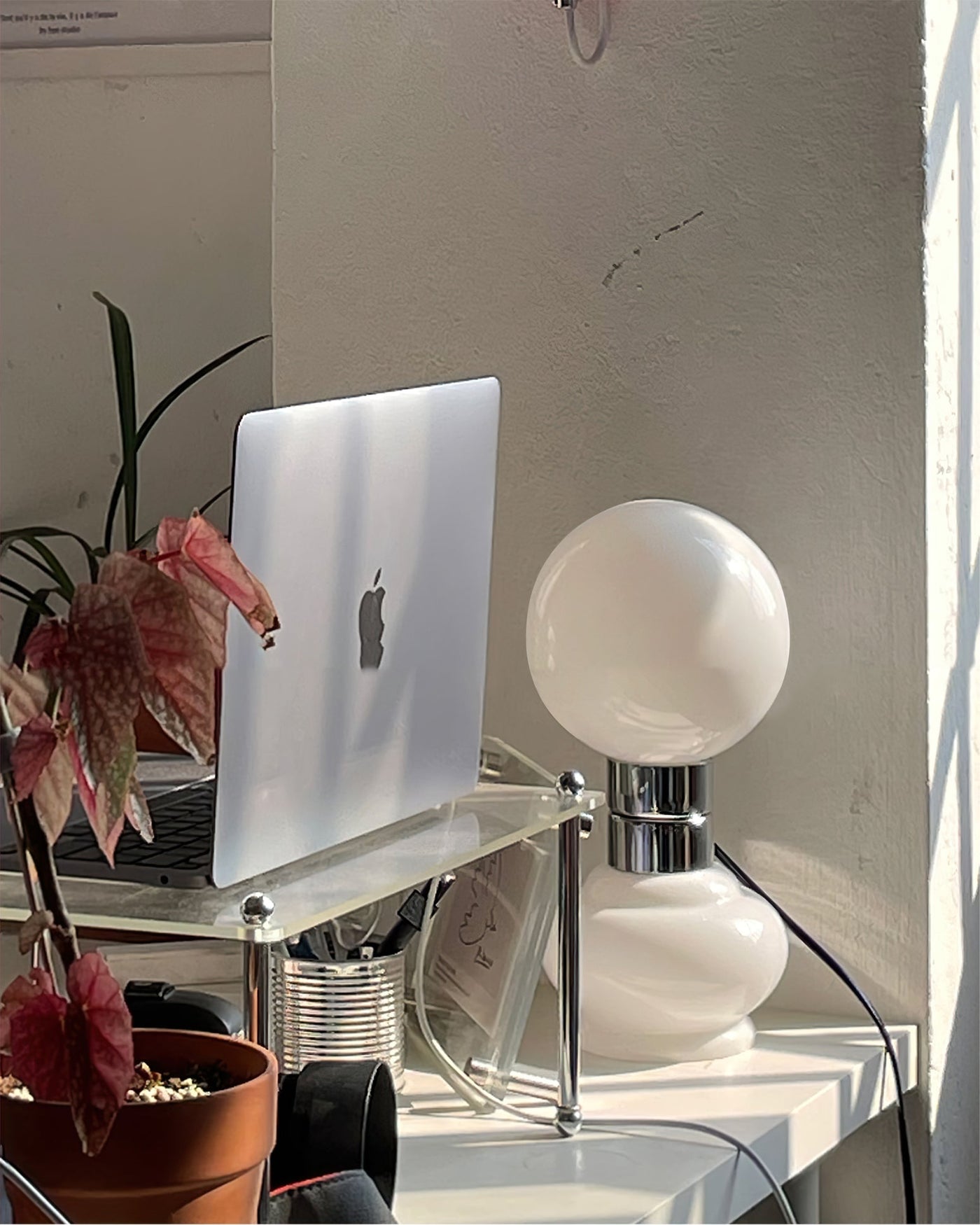 GlobeLume – Sleek White Glass Lamp Design