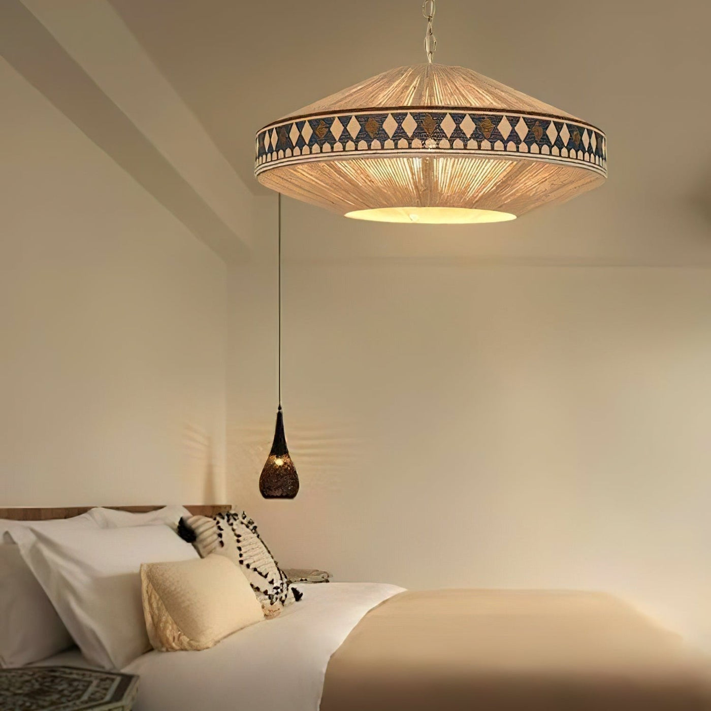 BohoFringe – Artistic Pendant Lamp with Flowing Fringes for Bohemian Charm