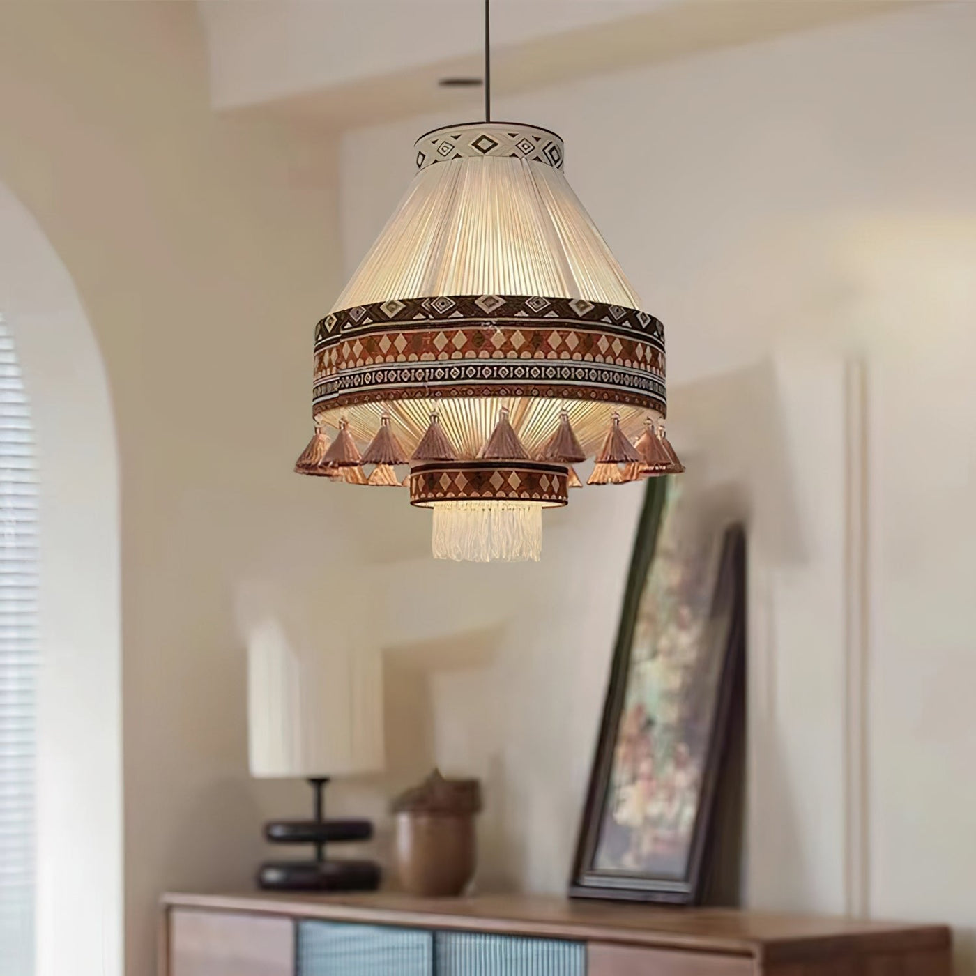 BohoFringe – Artistic Pendant Lamp with Flowing Fringes for Bohemian Charm