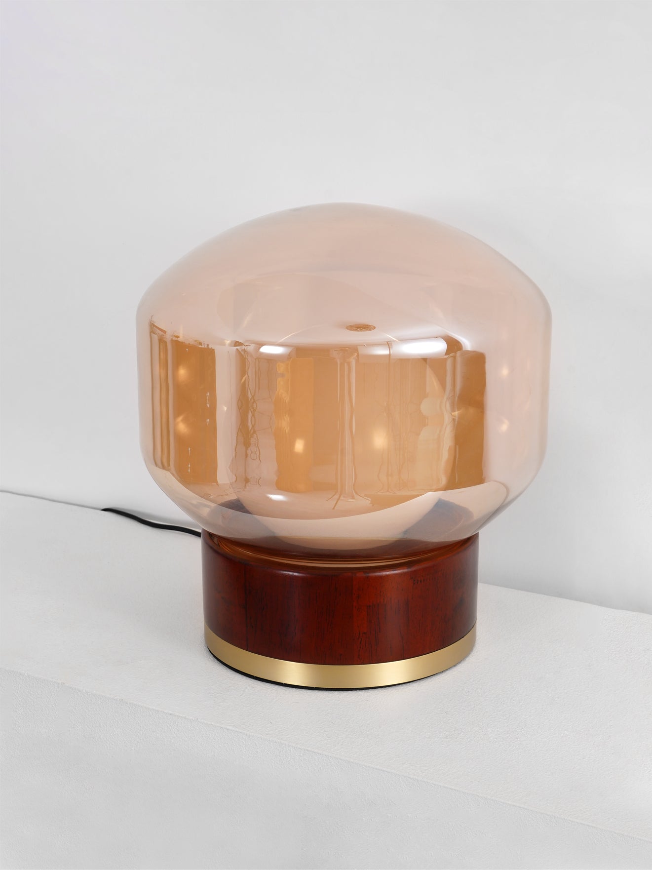 LuxeBoule - Table Lamp with Geometric Shape and Cozy Light Diffusion