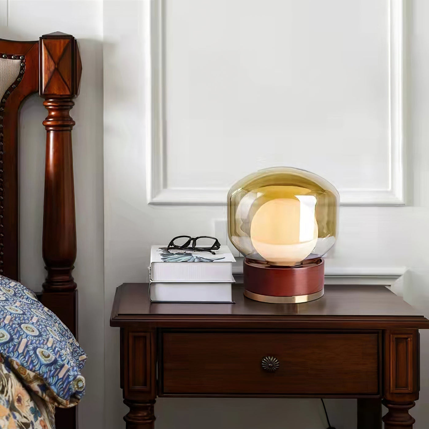 LuxeBoule - Table Lamp with Geometric Shape and Cozy Light Diffusion