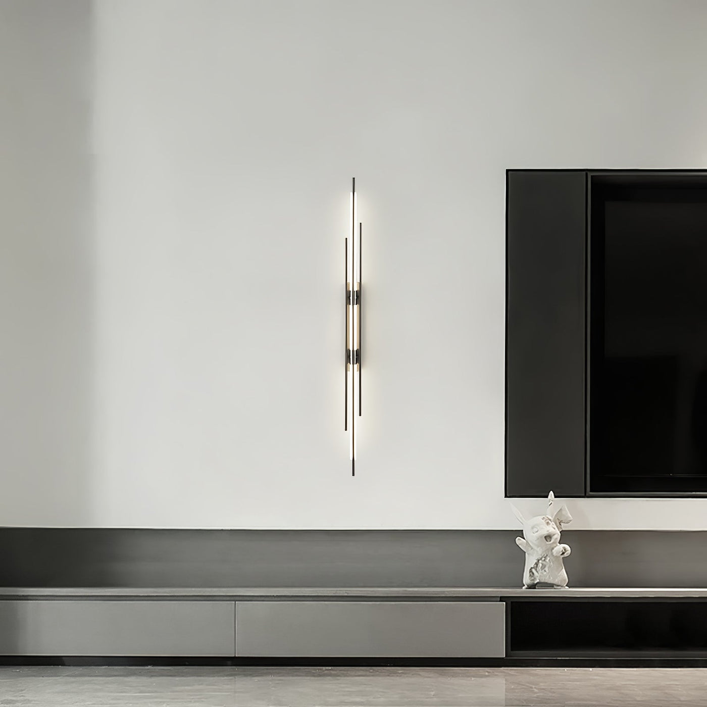 LuxeAura – Opulent Gold Wall Light for Elegant Spaces