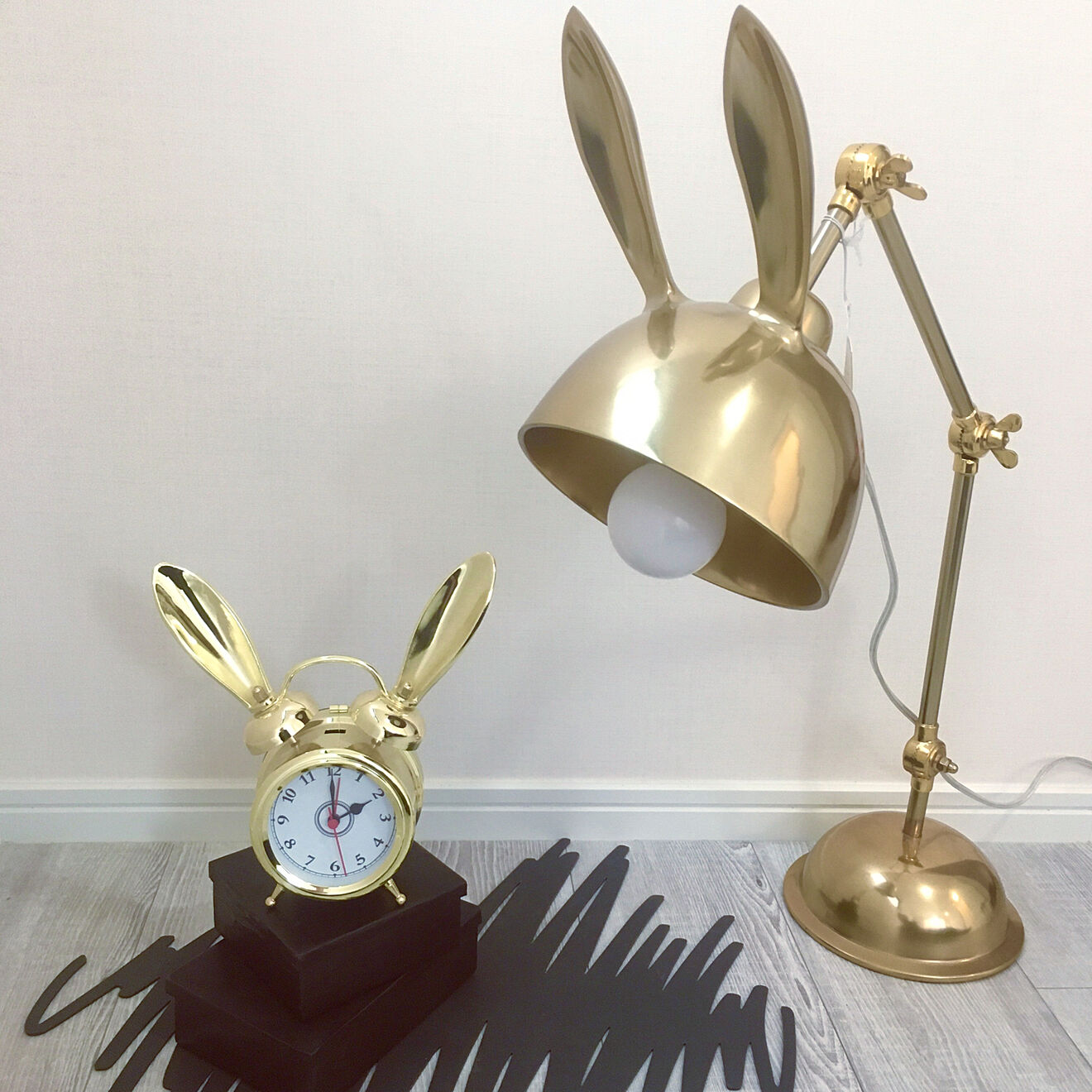 HareLuxe – Golden Rabbit Eared Table Lamp