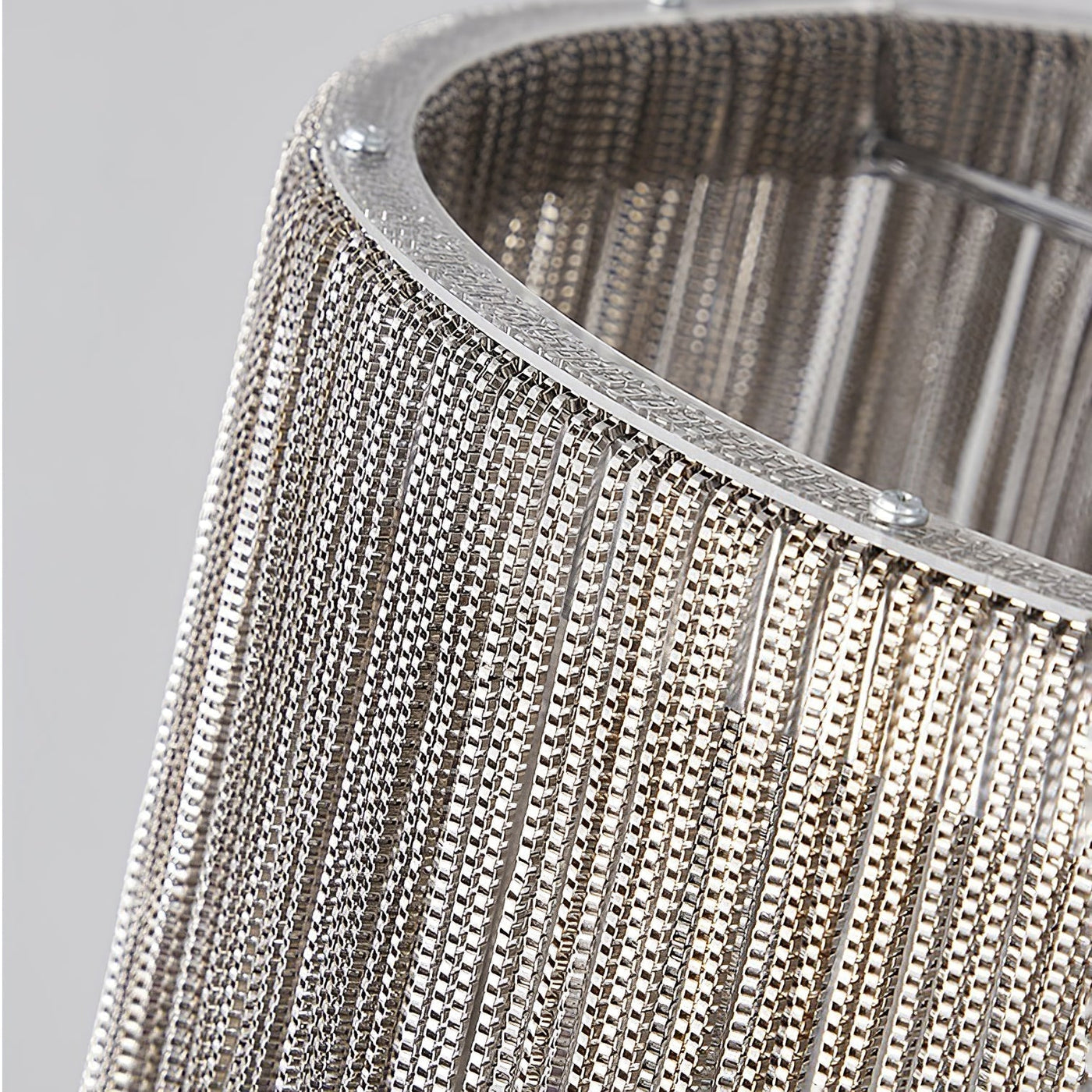 ChicGlow - Table Lamp with Sophisticated Tassel Details and Ambient Lighting