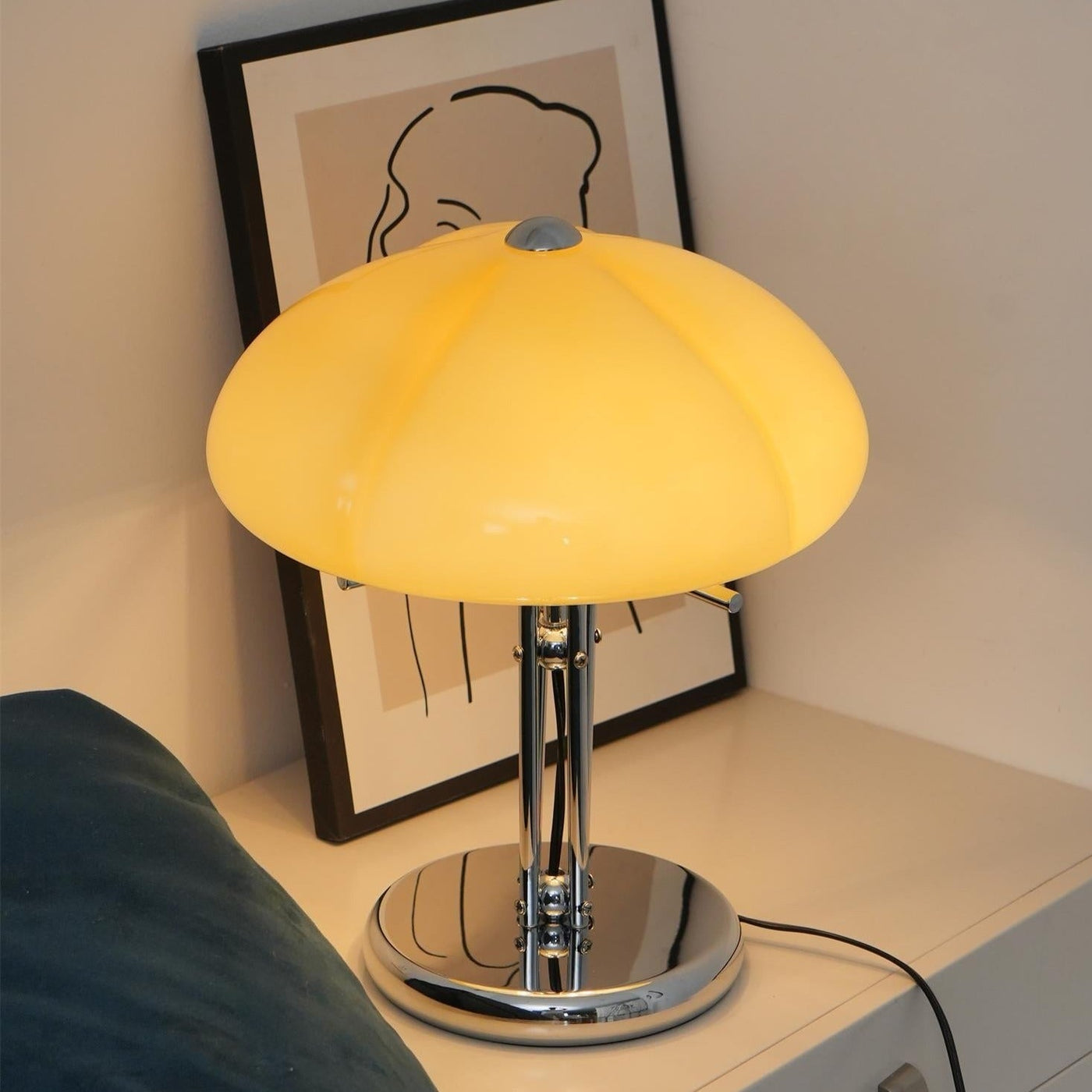 GlowMushroom - Bauhaus-Inspired Table Light