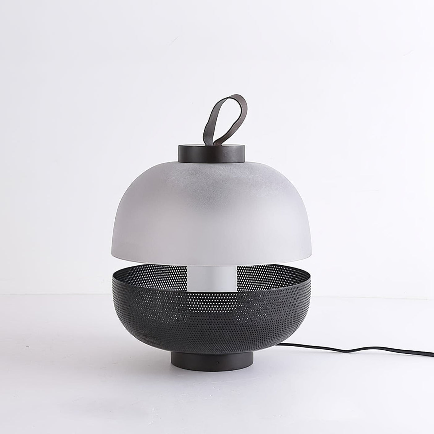 LuxeEra - Table Lamp with Timeless Design and Soft Illumination
