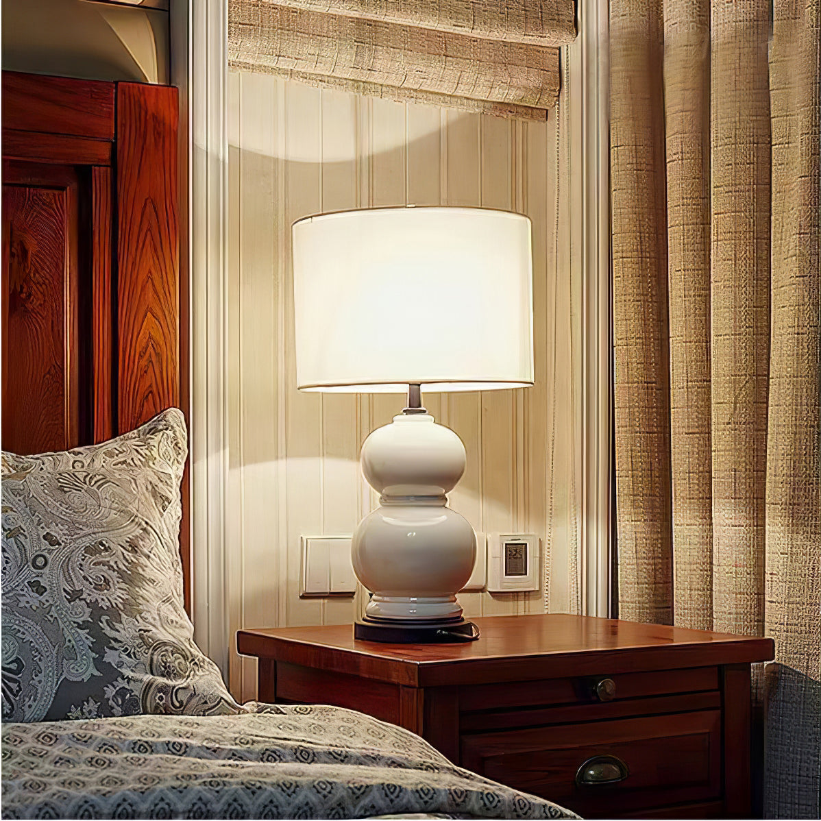 CeramicSphere - Table Lamp with Gourd-Inspired Shape and Cozy Radiance