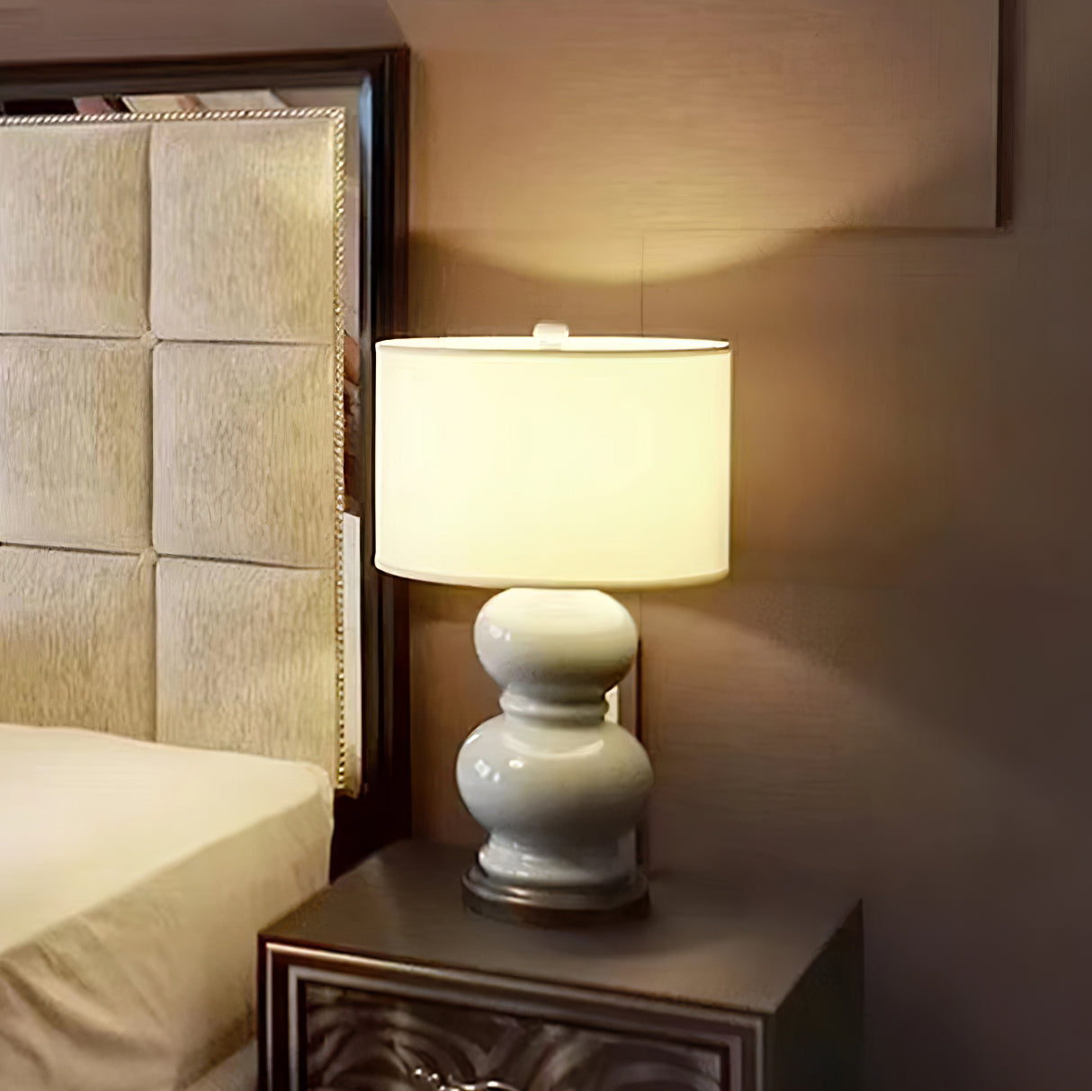 CeramicSphere - Table Lamp with Gourd-Inspired Shape and Cozy Radiance