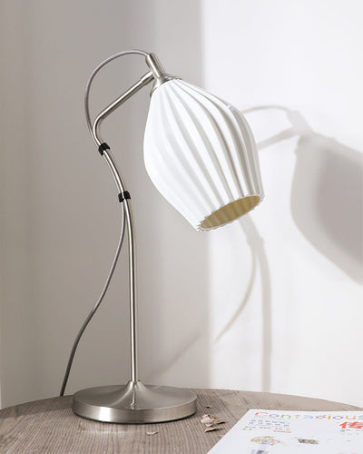 LumeCurve – Elegant Ceramic Table Lamp with Ribbed Texture