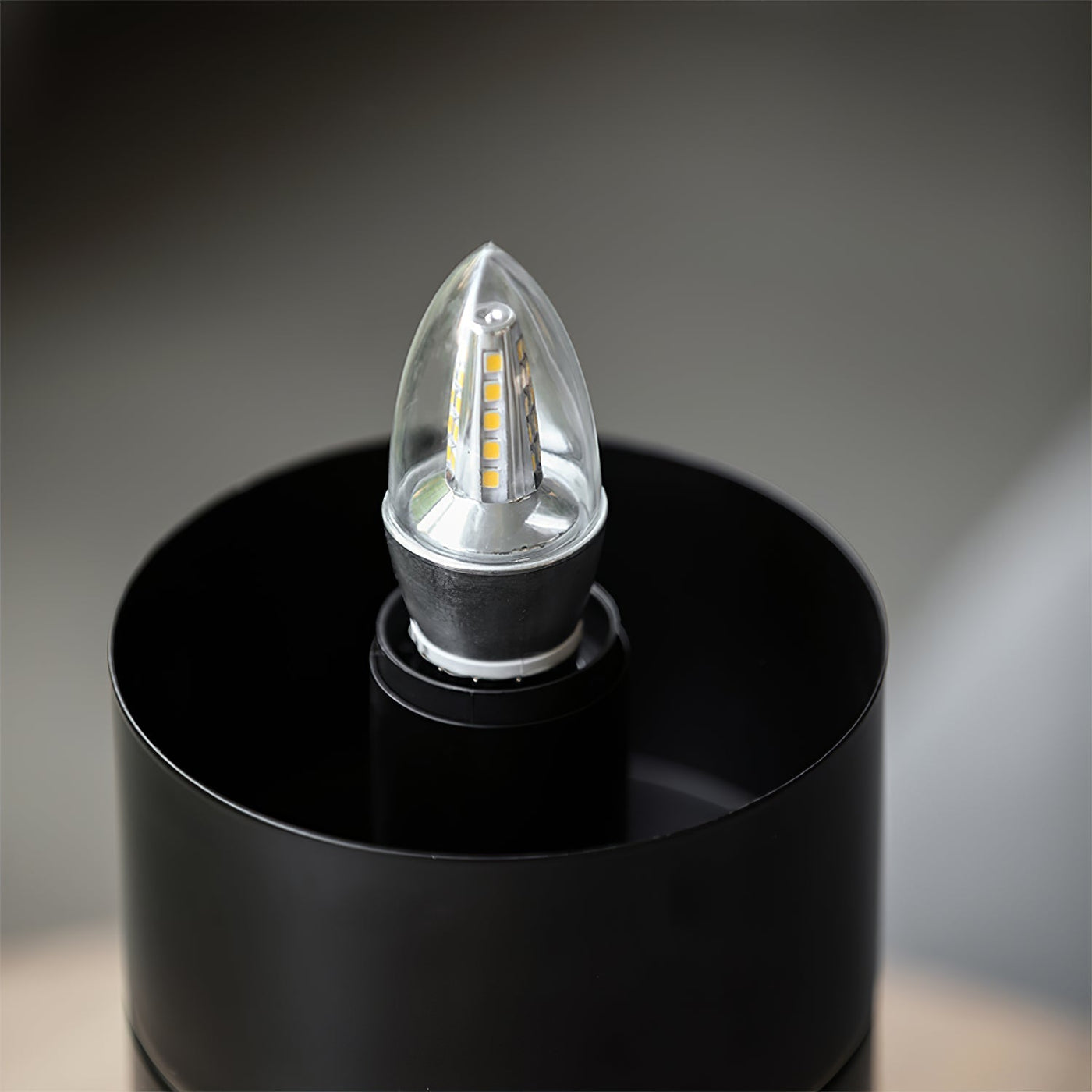 LuxeAura - Table Lamp with Subtle Elegance and Warm, Inviting Light