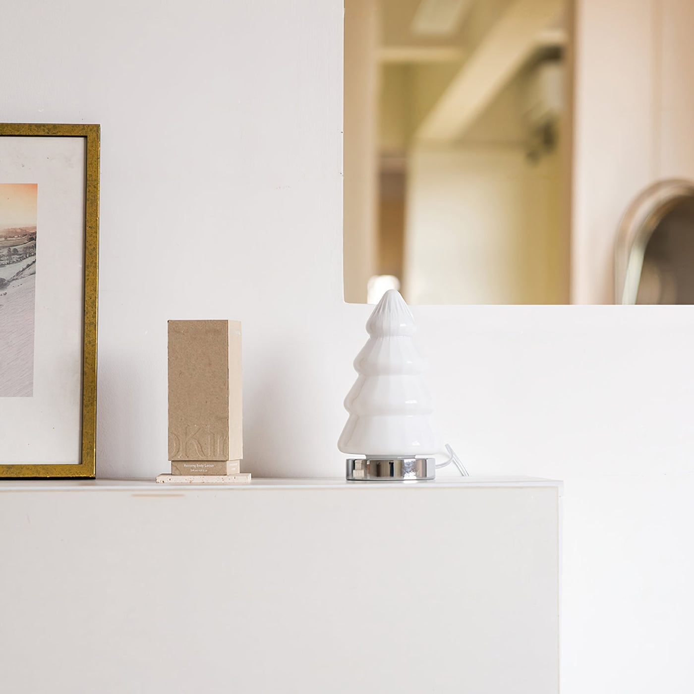 LuxeBranch – Sophisticated Tree-Inspired Table Lamp